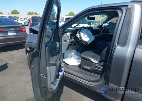 2023 Ford F-150 Xl z USA, uszkodzony, nr VIN 1FTMF1C54PKD82383